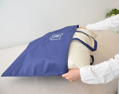 ピローバッグ 枕の持ち運びや収納に便利な大判トートバッグ