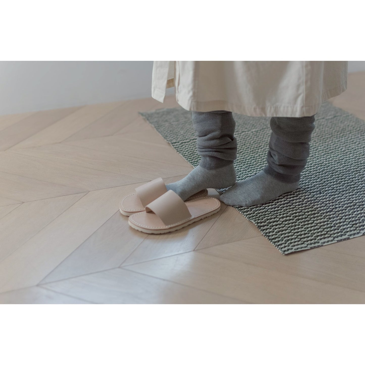 もちはだ 陽の国 裏起毛レッグウォーマー（足のつま先空きタイプ） 42cm丈 フリーサイズ